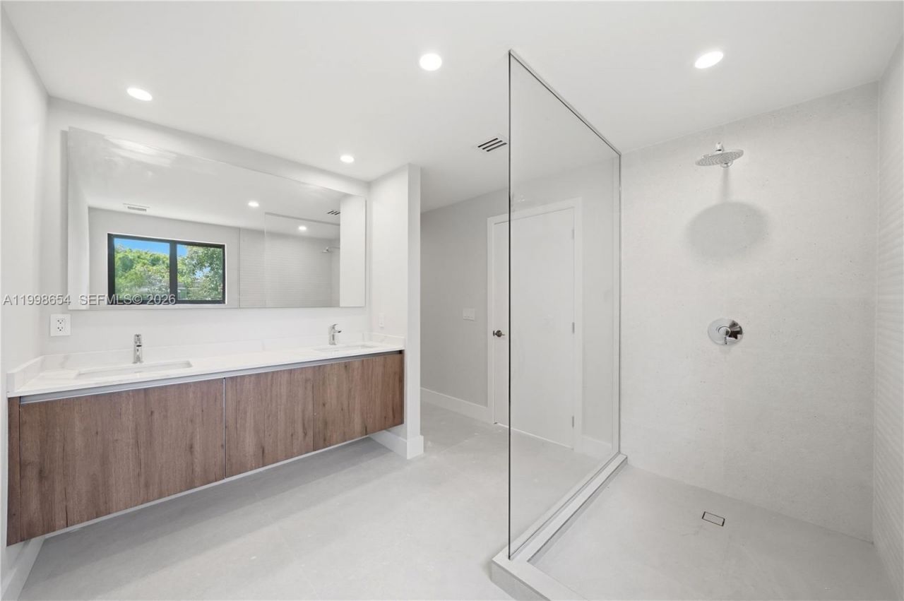 6332 SW 28th St, Miami, FL 33155 Photo