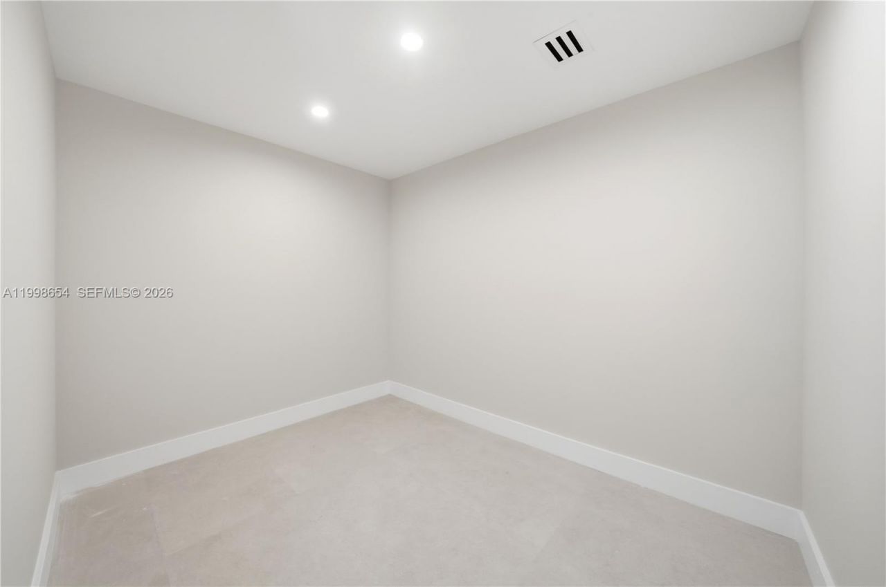 6332 SW 28th St, Miami, FL 33155 Photo