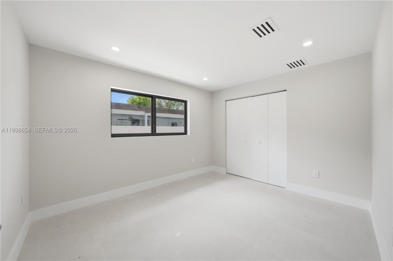 6332 SW 28th St, Miami, FL 33155 Photo