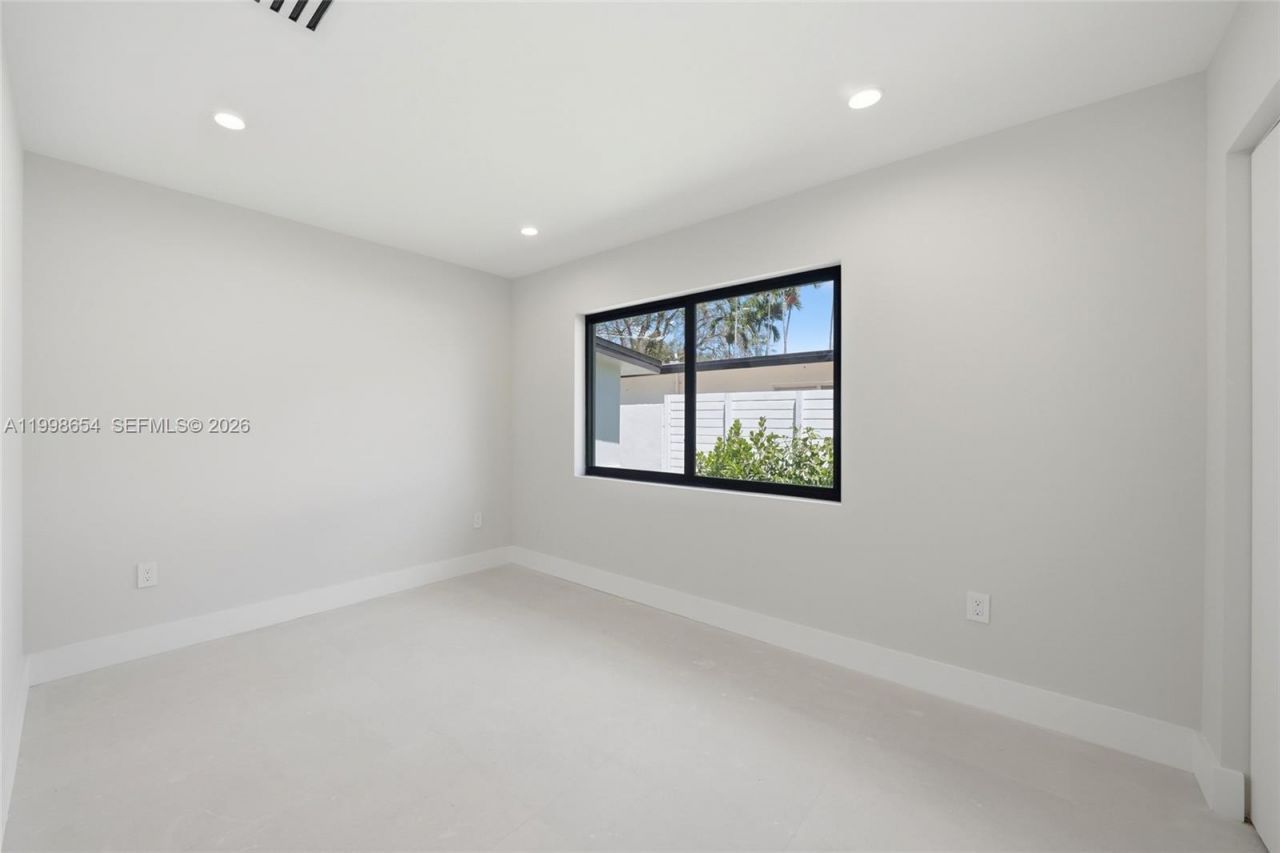 6332 SW 28th St, Miami, FL 33155 Photo