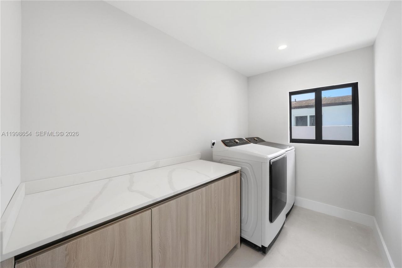 6332 SW 28th St, Miami, FL 33155 Photo