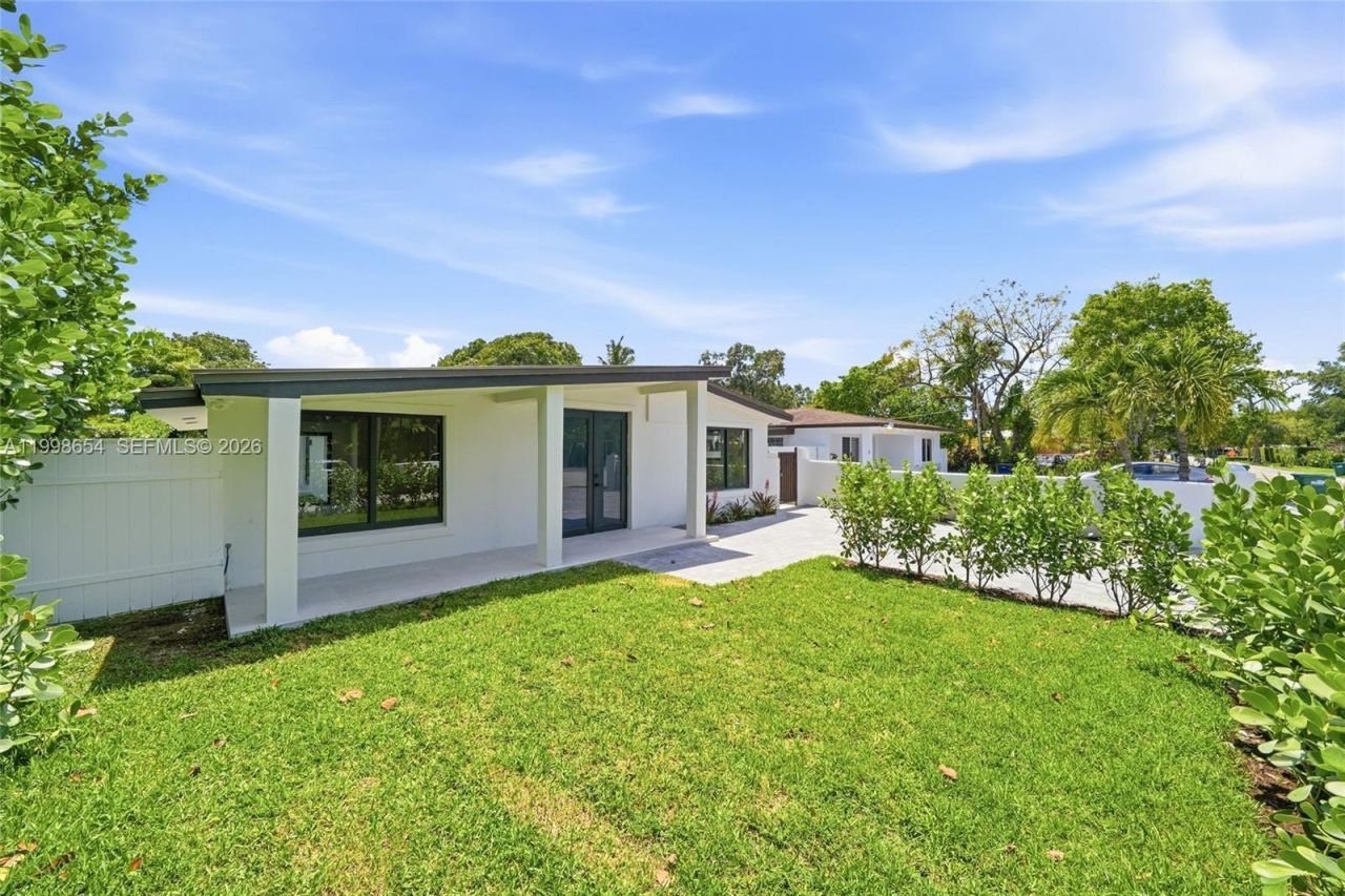 6332 SW 28th St, Miami, FL 33155 Photo