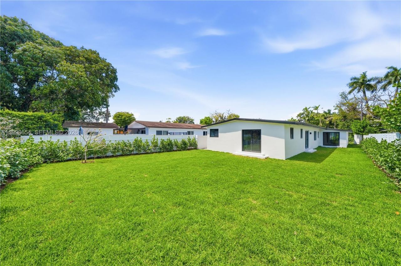 6332 SW 28th St, Miami, FL 33155 Photo