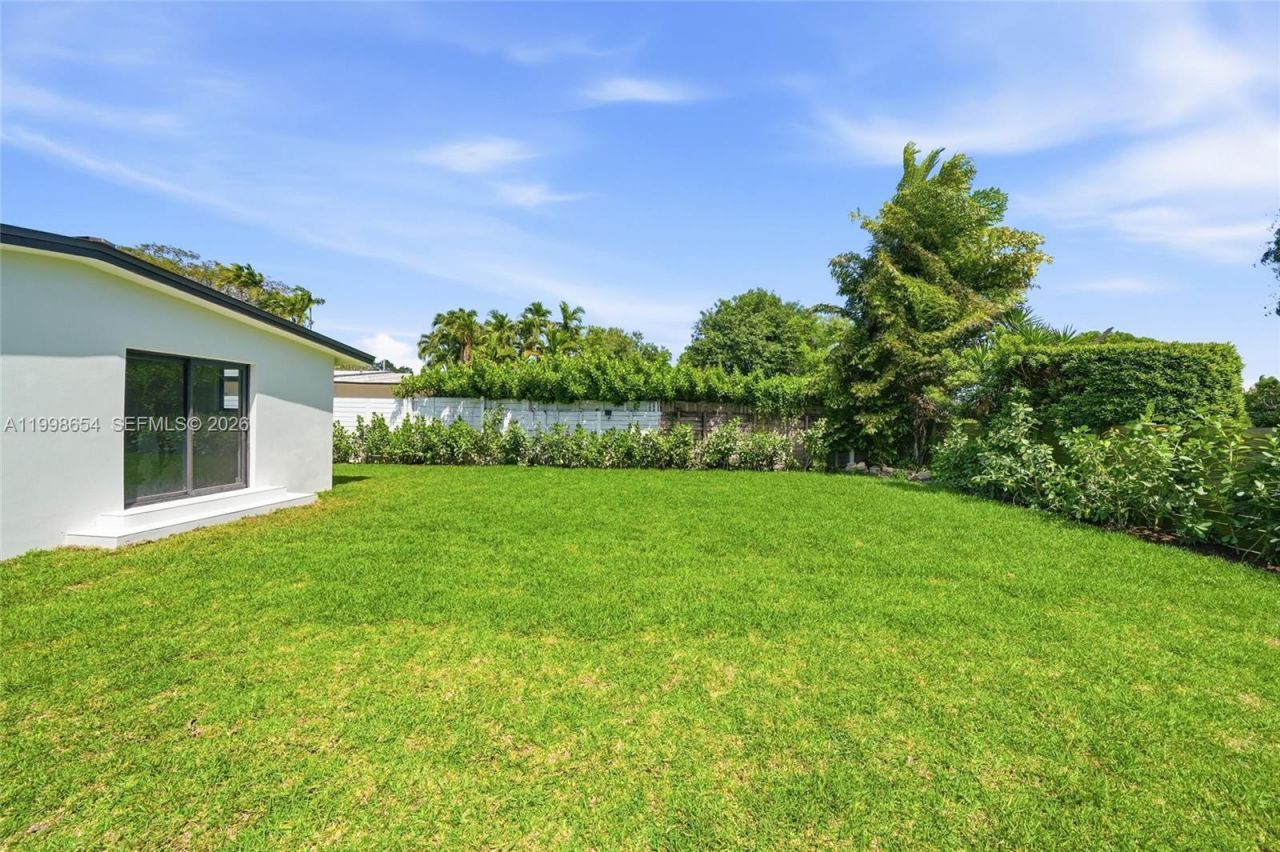 6332 SW 28th St, Miami, FL 33155 Photo