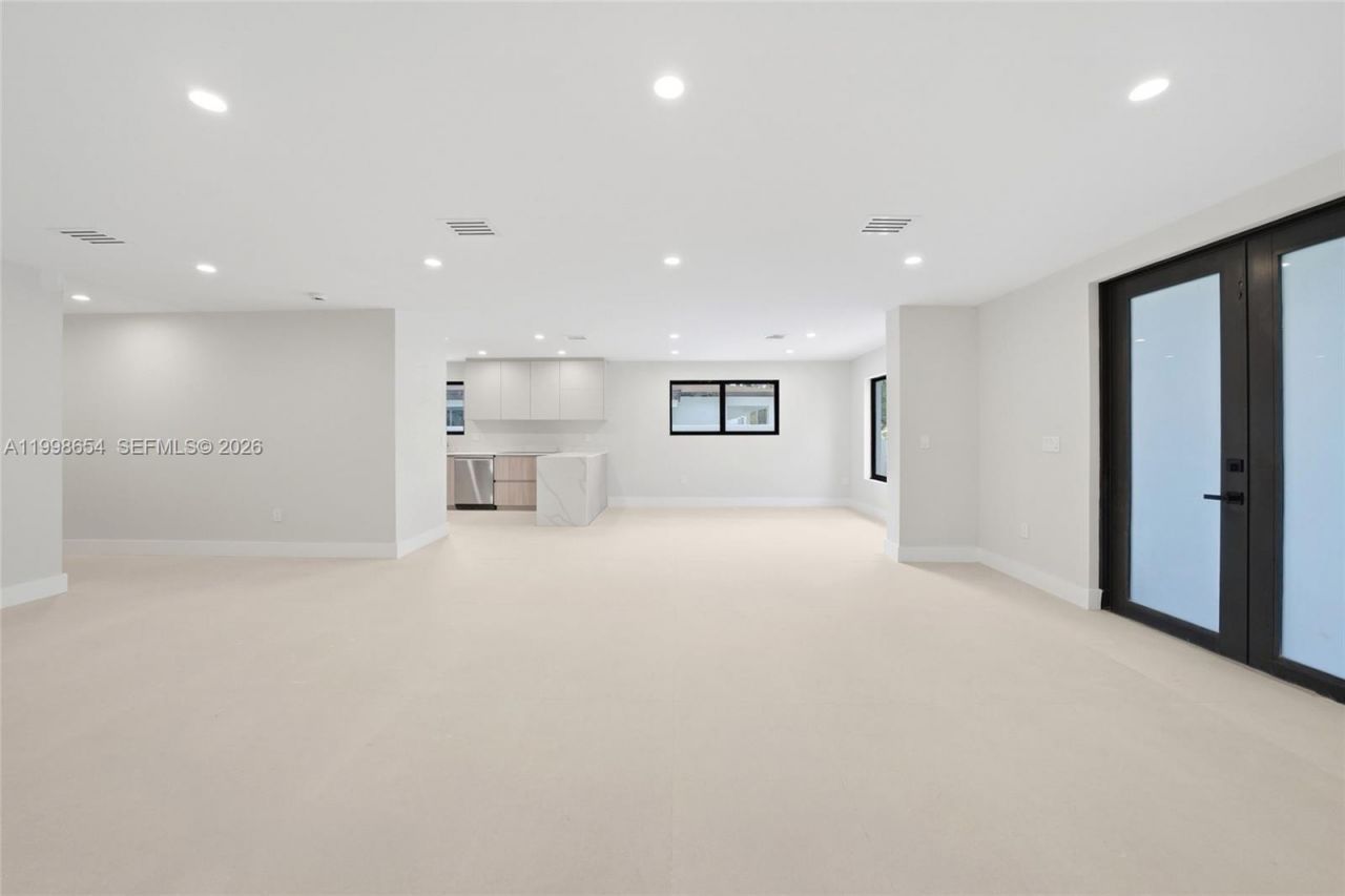 6332 SW 28th St, Miami, FL 33155 Photo