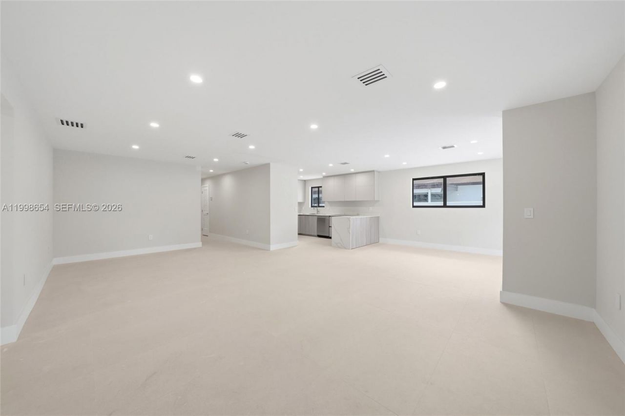 6332 SW 28th St, Miami, FL 33155 Photo