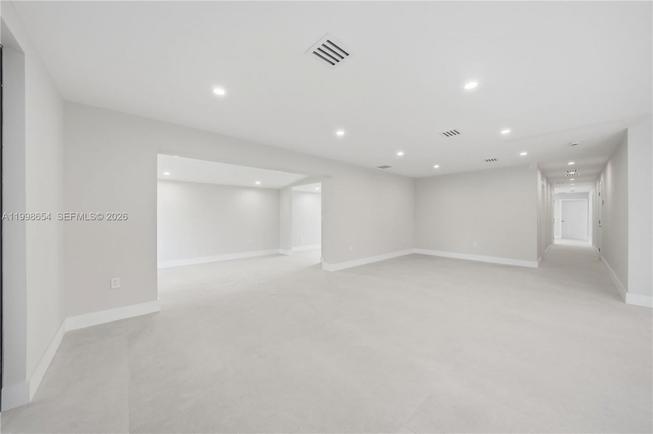 6332 SW 28th St, Miami, FL 33155 Photo