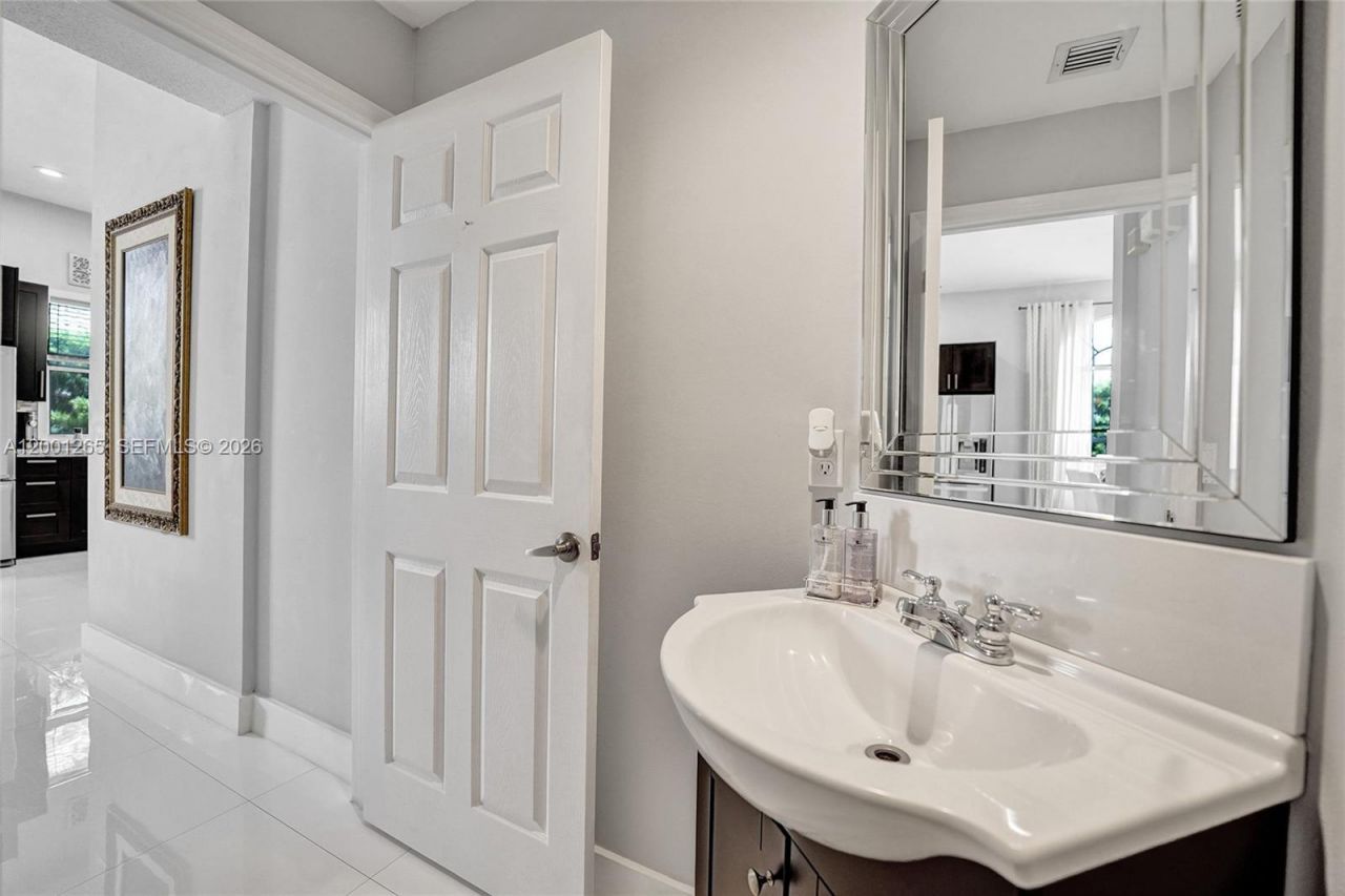 1445 NW 143rd Ave, Pembroke Pines, FL 33028 Photo