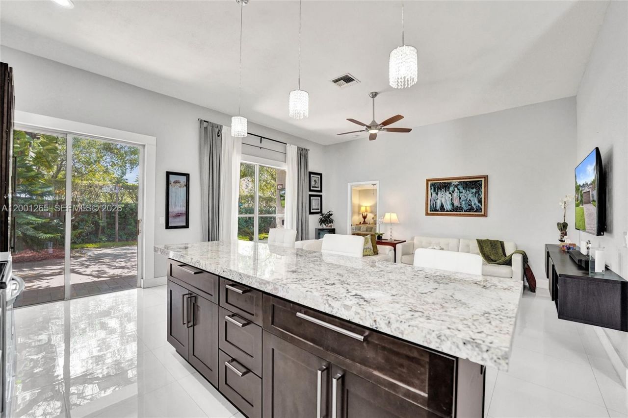 1445 NW 143rd Ave, Pembroke Pines, FL 33028 Photo