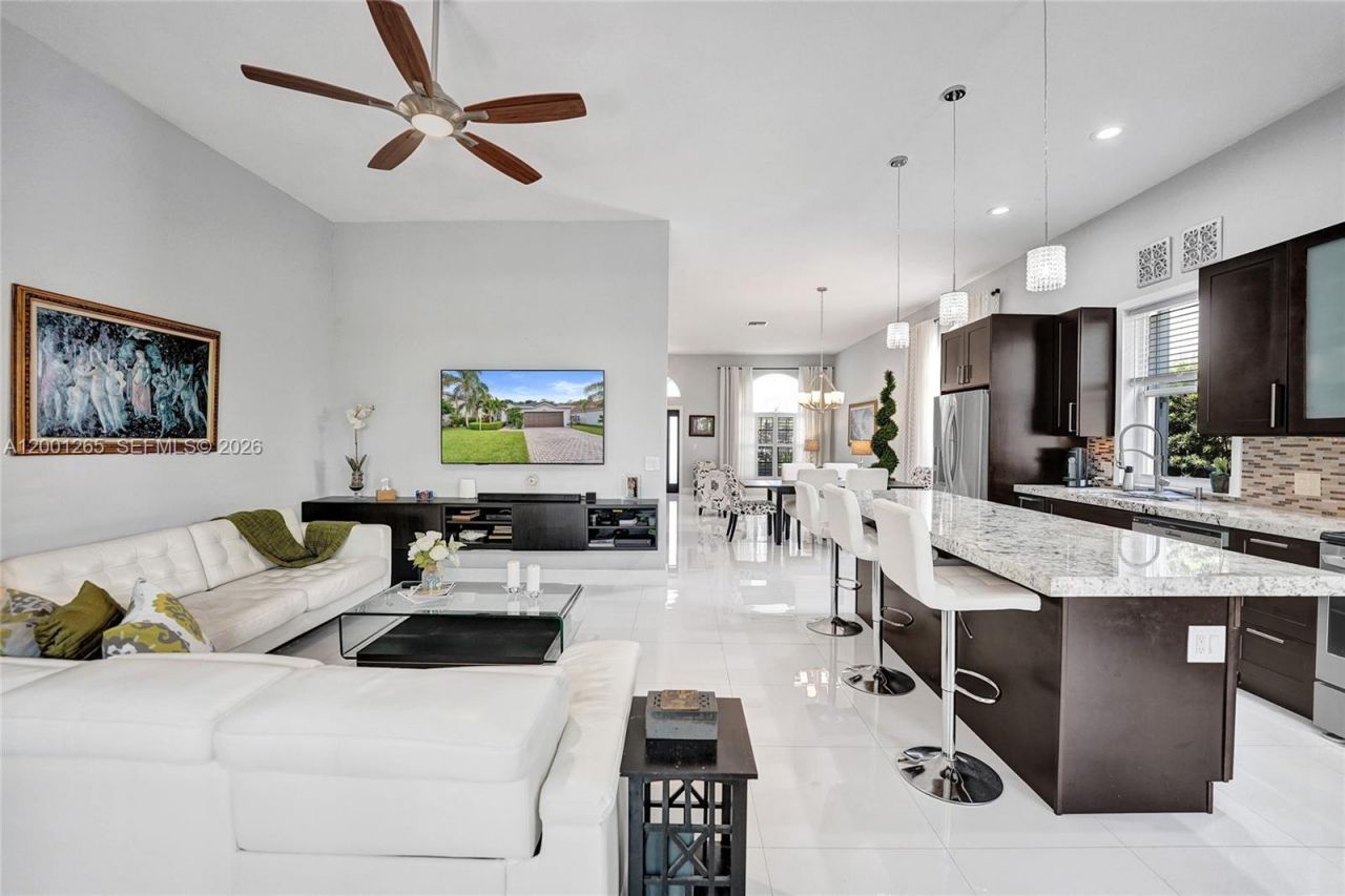 1445 NW 143rd Ave, Pembroke Pines, FL 33028 Photo