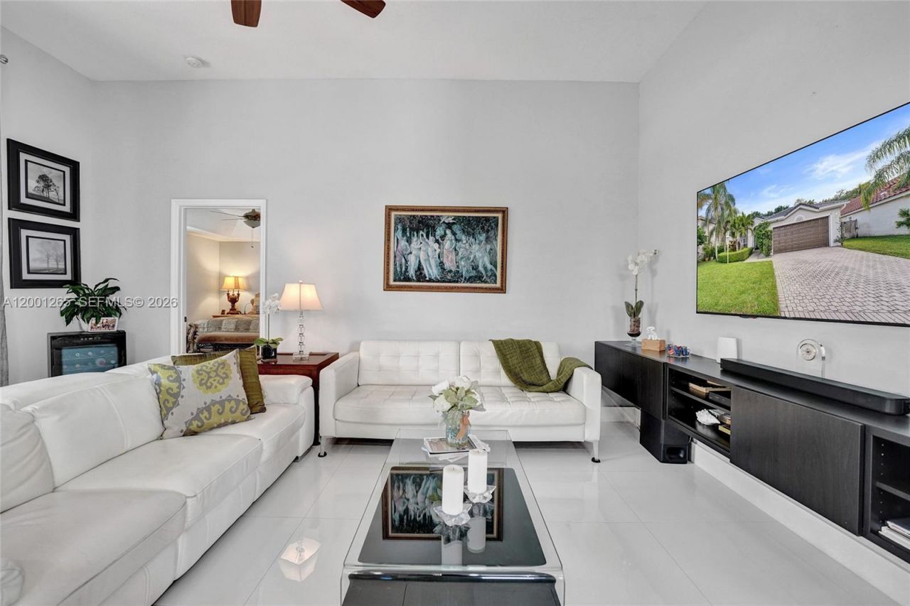 1445 NW 143rd Ave, Pembroke Pines, FL 33028 Photo