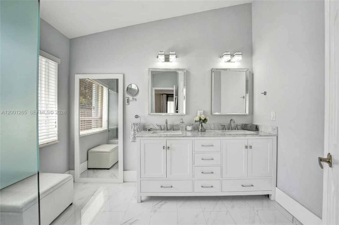 1445 NW 143rd Ave, Pembroke Pines, FL 33028 Photo