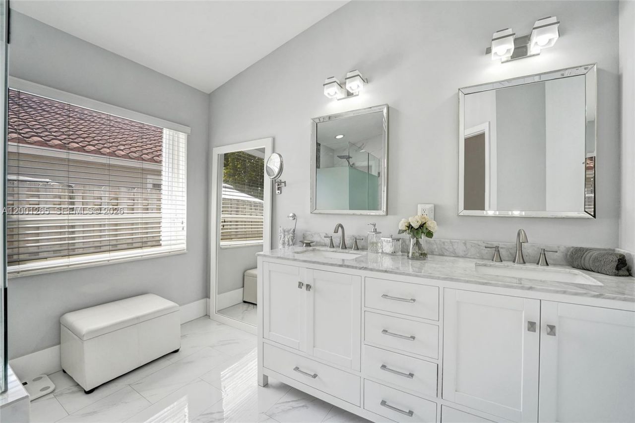 1445 NW 143rd Ave, Pembroke Pines, FL 33028 Photo