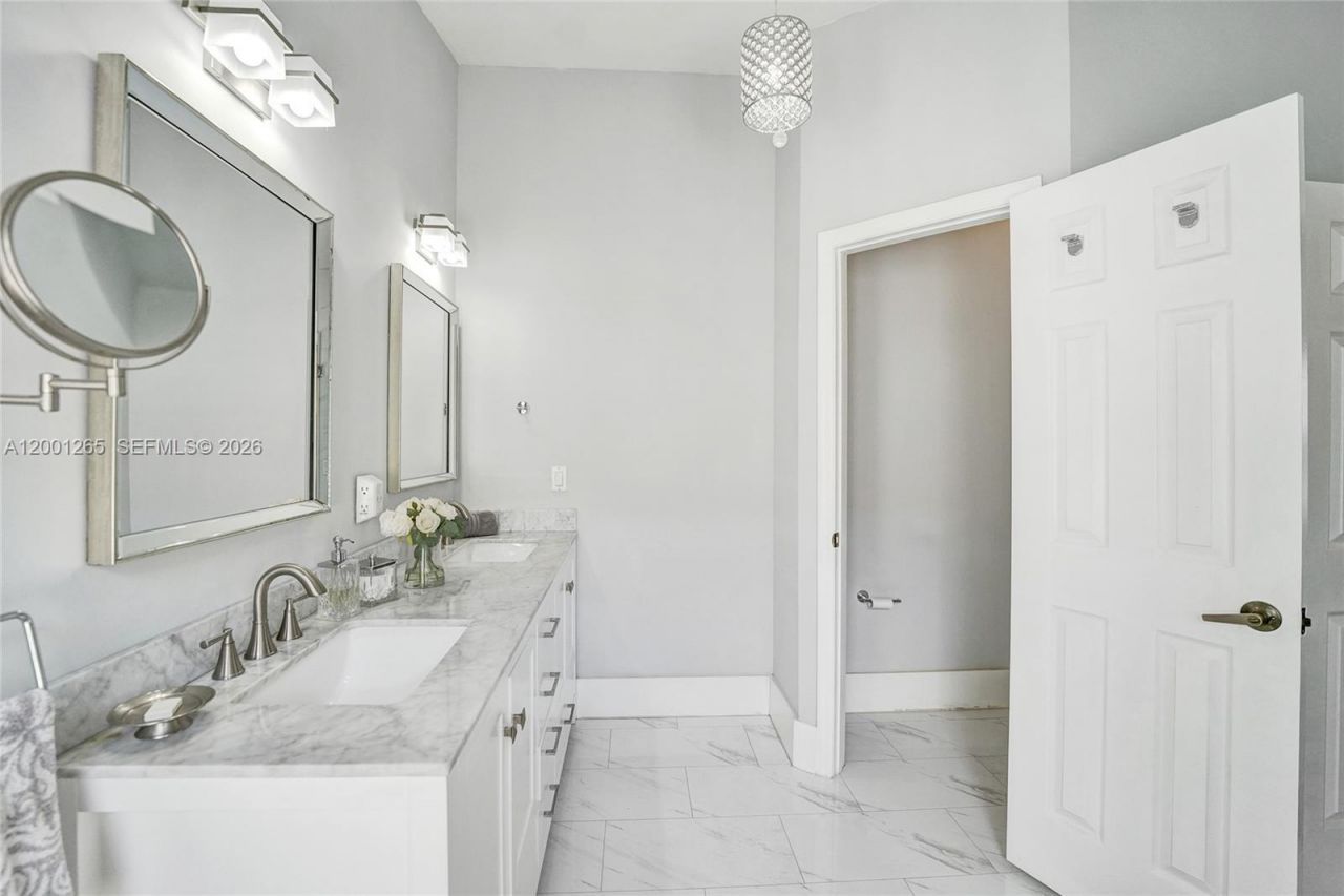 1445 NW 143rd Ave, Pembroke Pines, FL 33028 Photo