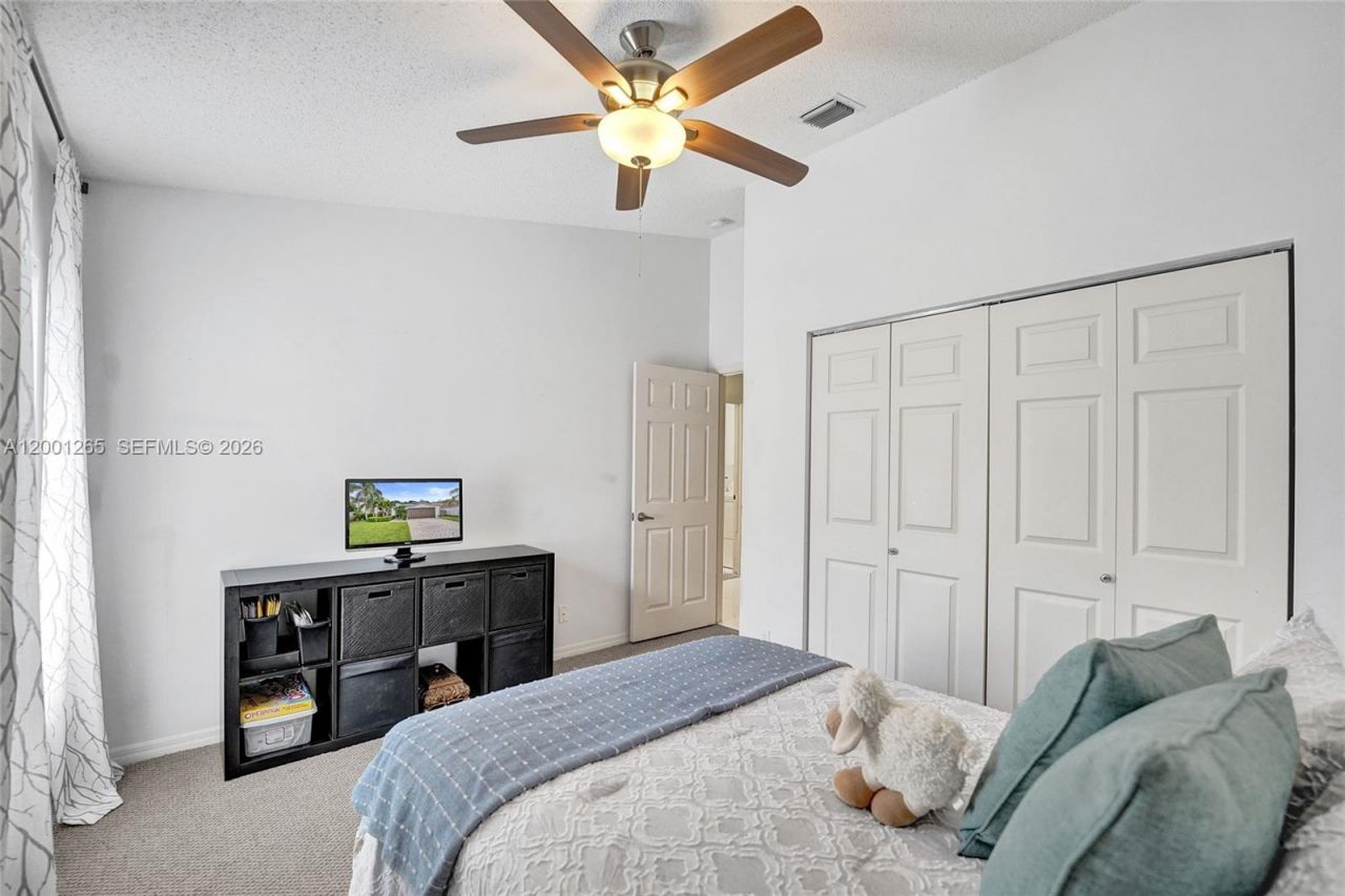 1445 NW 143rd Ave, Pembroke Pines, FL 33028 Photo