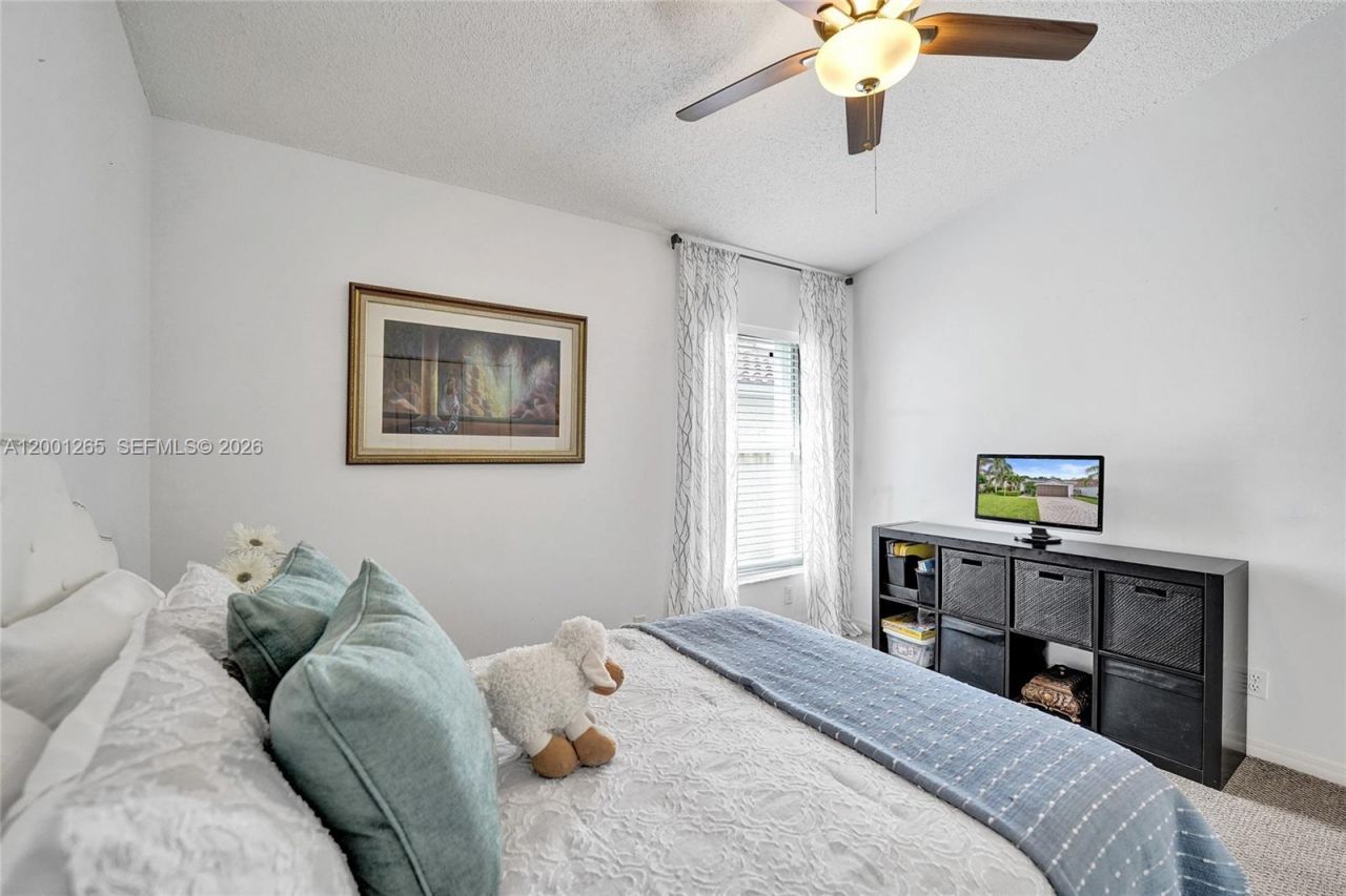 1445 NW 143rd Ave, Pembroke Pines, FL 33028 Photo