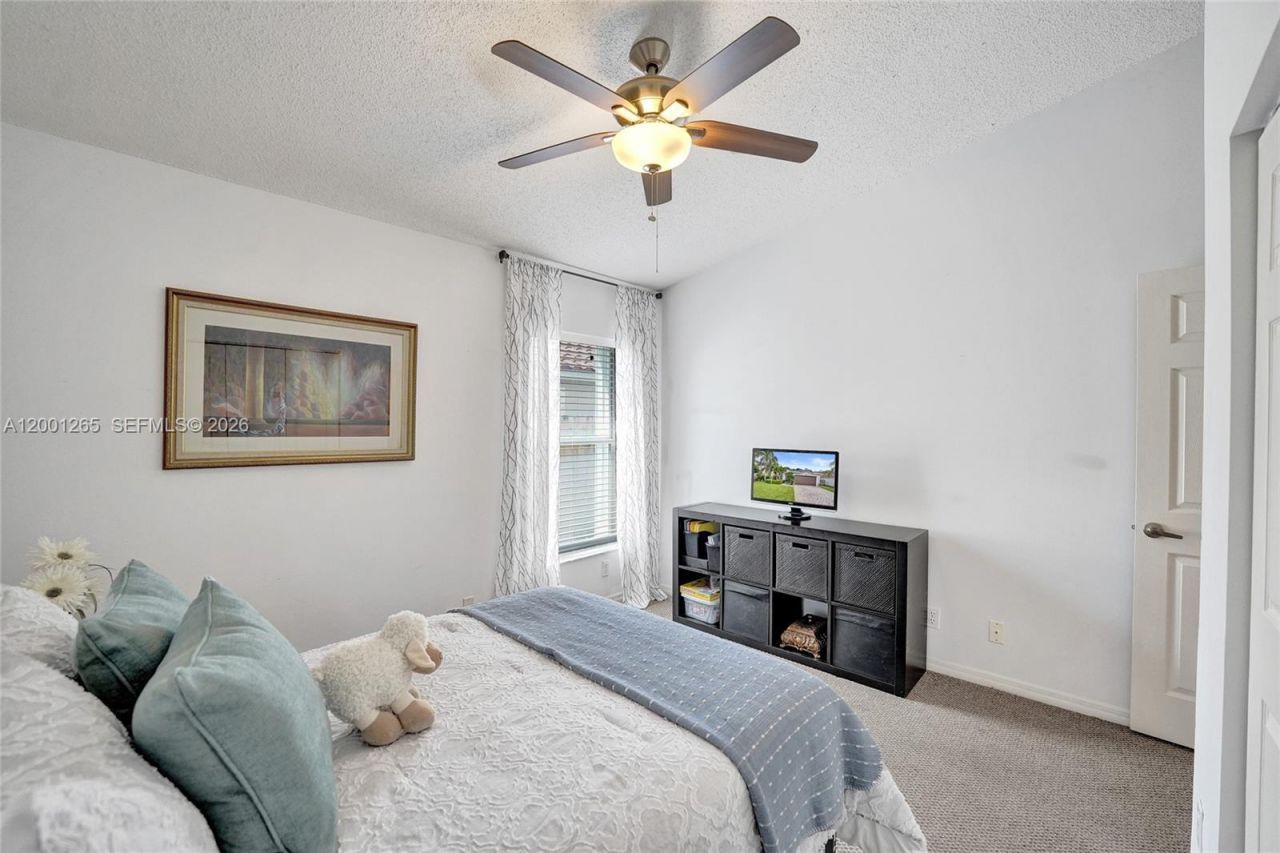 1445 NW 143rd Ave, Pembroke Pines, FL 33028 Photo