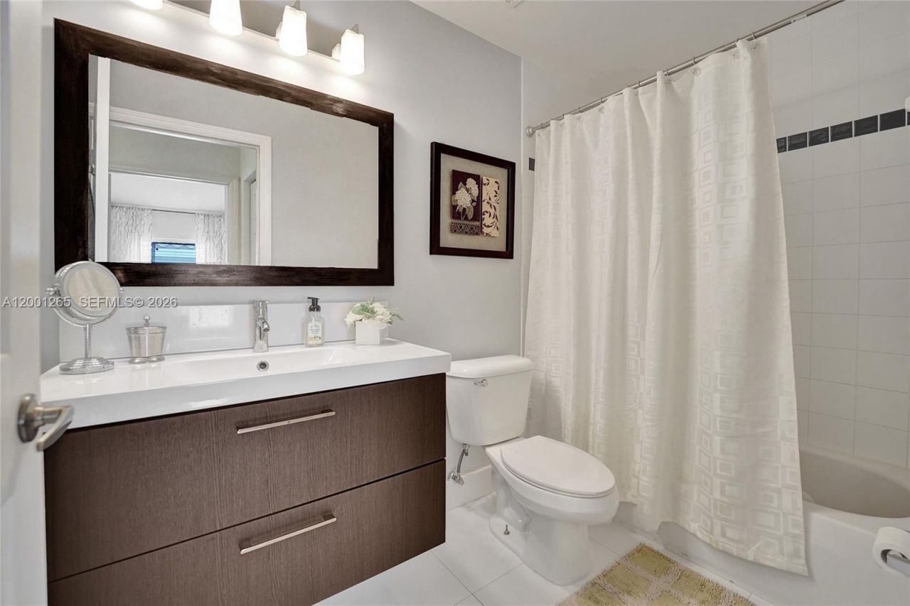 1445 NW 143rd Ave, Pembroke Pines, FL 33028 Photo