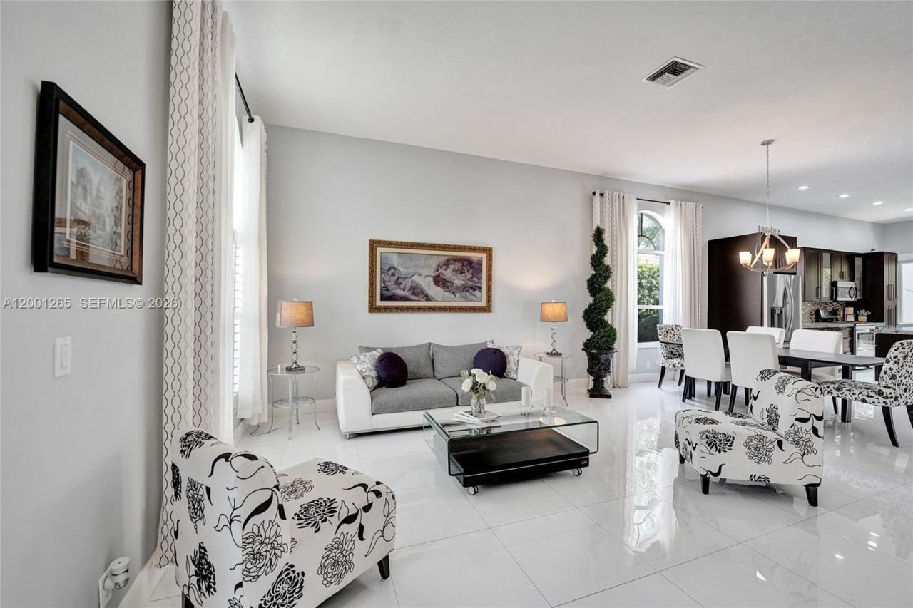 1445 NW 143rd Ave, Pembroke Pines, FL 33028 Photo