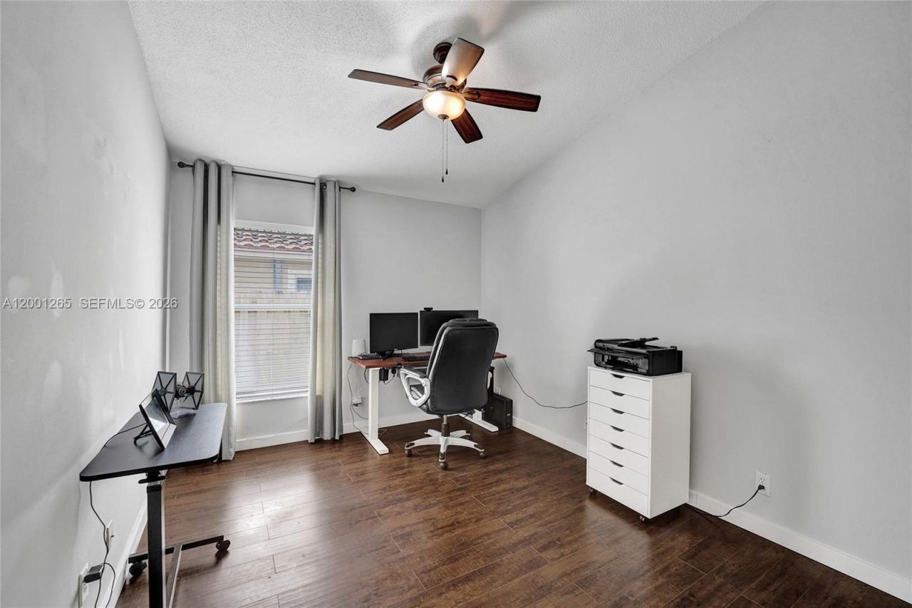 1445 NW 143rd Ave, Pembroke Pines, FL 33028 Photo