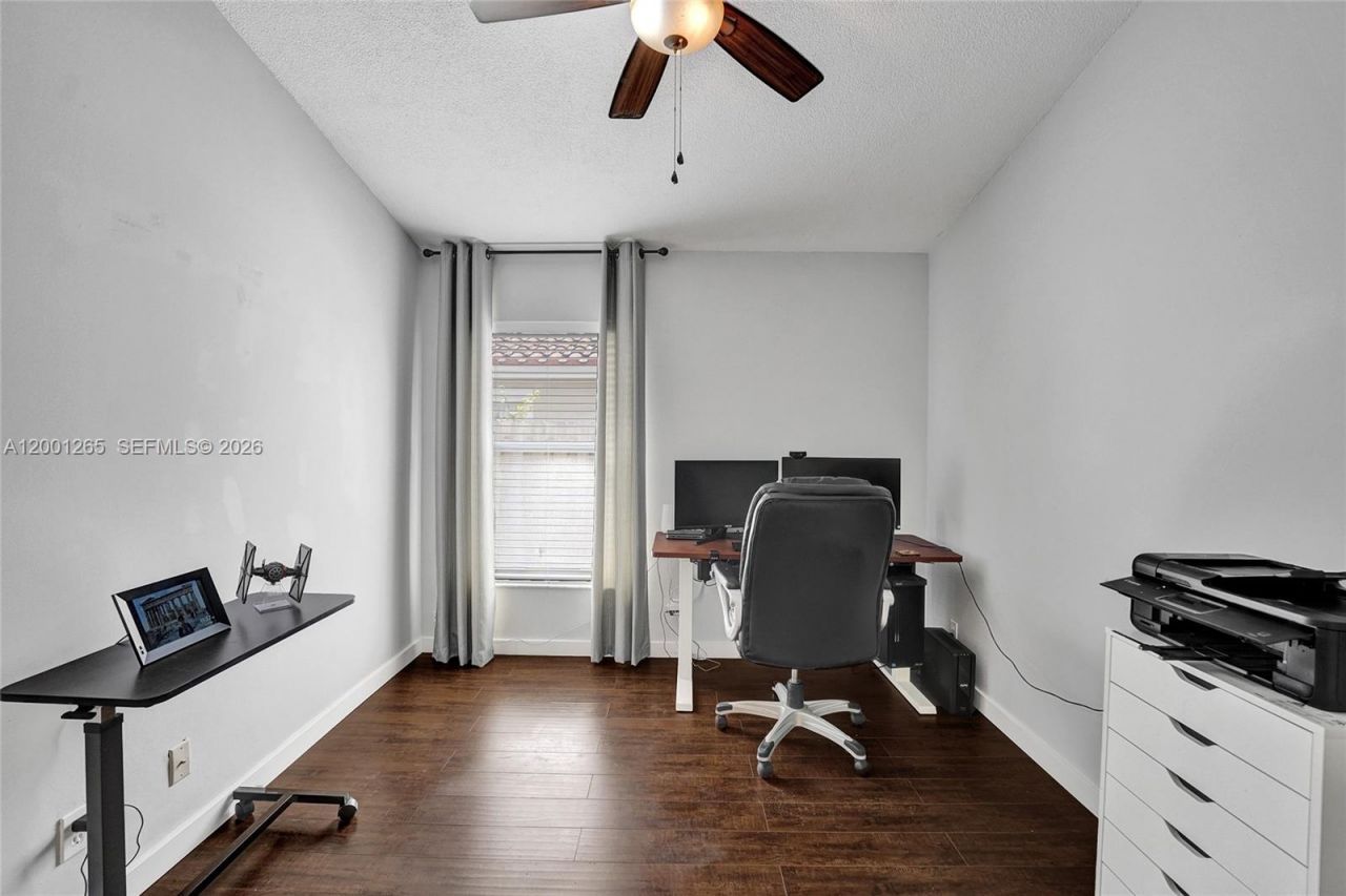 1445 NW 143rd Ave, Pembroke Pines, FL 33028 Photo