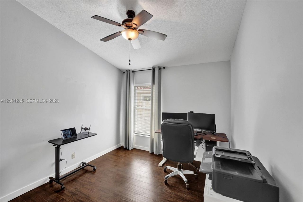 1445 NW 143rd Ave, Pembroke Pines, FL 33028 Photo