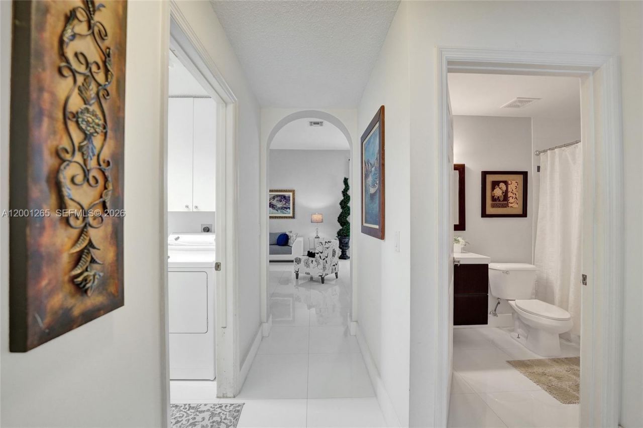 1445 NW 143rd Ave, Pembroke Pines, FL 33028 Photo