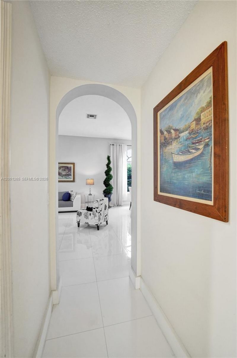 1445 NW 143rd Ave, Pembroke Pines, FL 33028 Photo