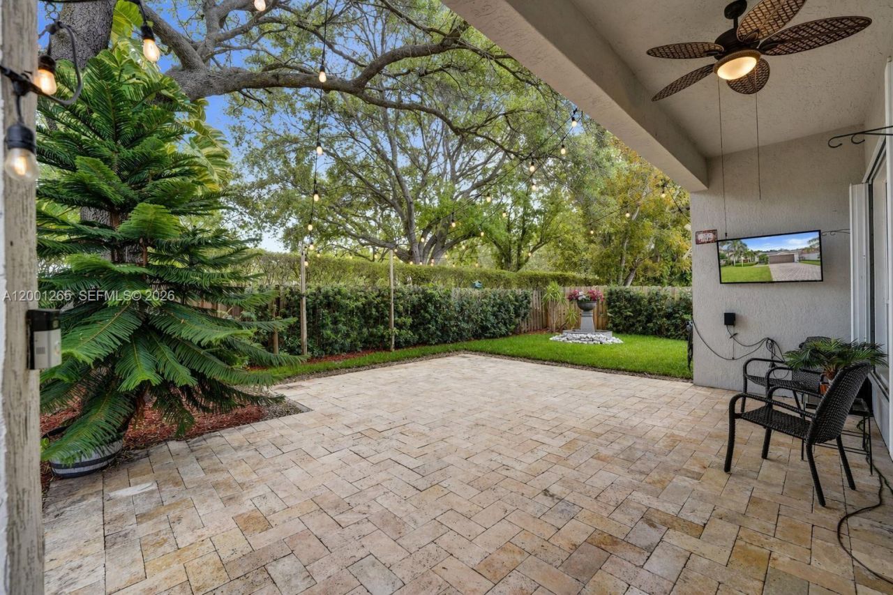 1445 NW 143rd Ave, Pembroke Pines, FL 33028 Photo