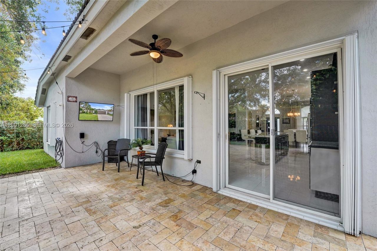 1445 NW 143rd Ave, Pembroke Pines, FL 33028 Photo