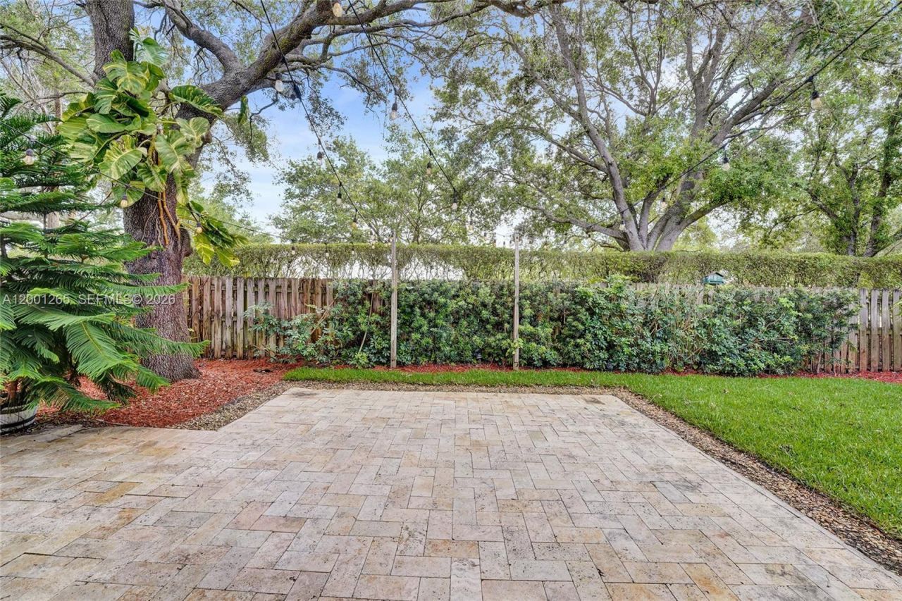 1445 NW 143rd Ave, Pembroke Pines, FL 33028 Photo