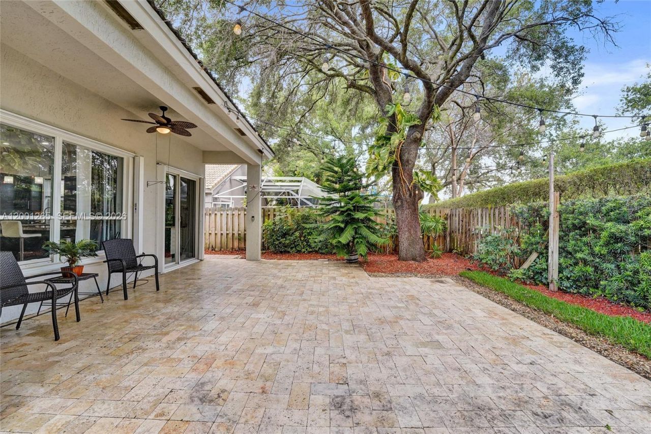 1445 NW 143rd Ave, Pembroke Pines, FL 33028 Photo