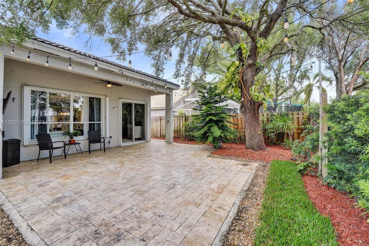 1445 NW 143rd Ave, Pembroke Pines, FL 33028 Photo