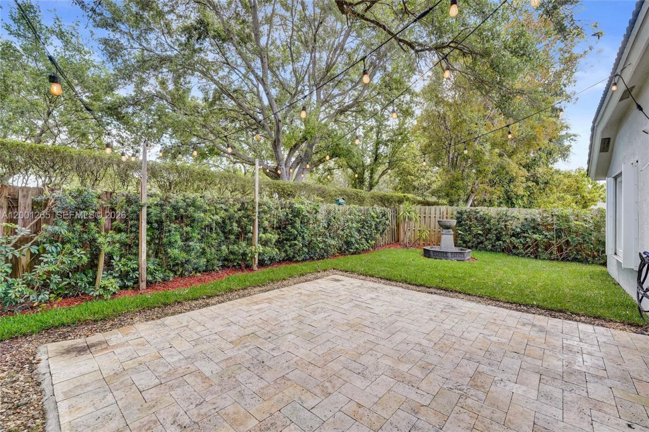 1445 NW 143rd Ave, Pembroke Pines, FL 33028 Photo