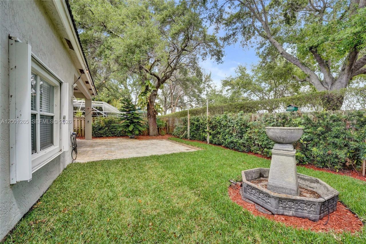 1445 NW 143rd Ave, Pembroke Pines, FL 33028 Photo