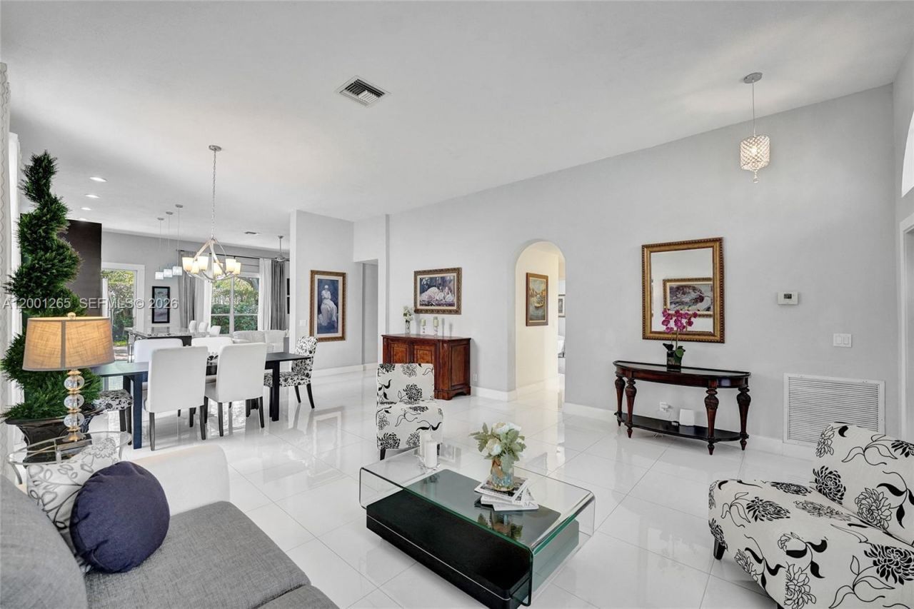 1445 NW 143rd Ave, Pembroke Pines, FL 33028 Photo