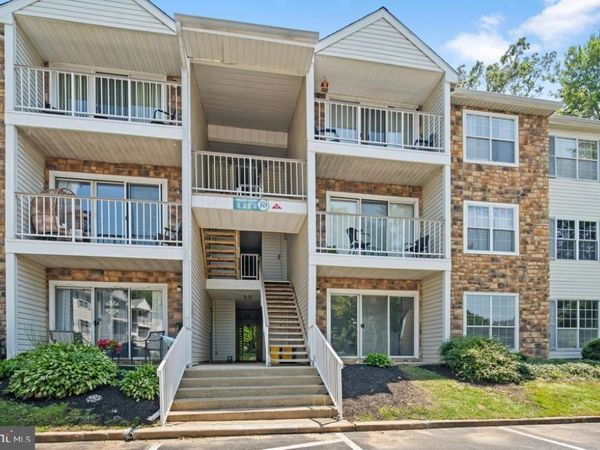 52 WILLOW COURT, HAMILTON, NJ 08619