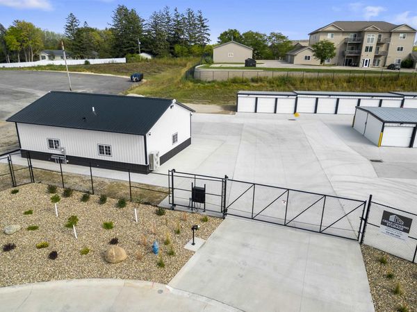 3556 Marnie Avenue, Waterloo, IA 50701