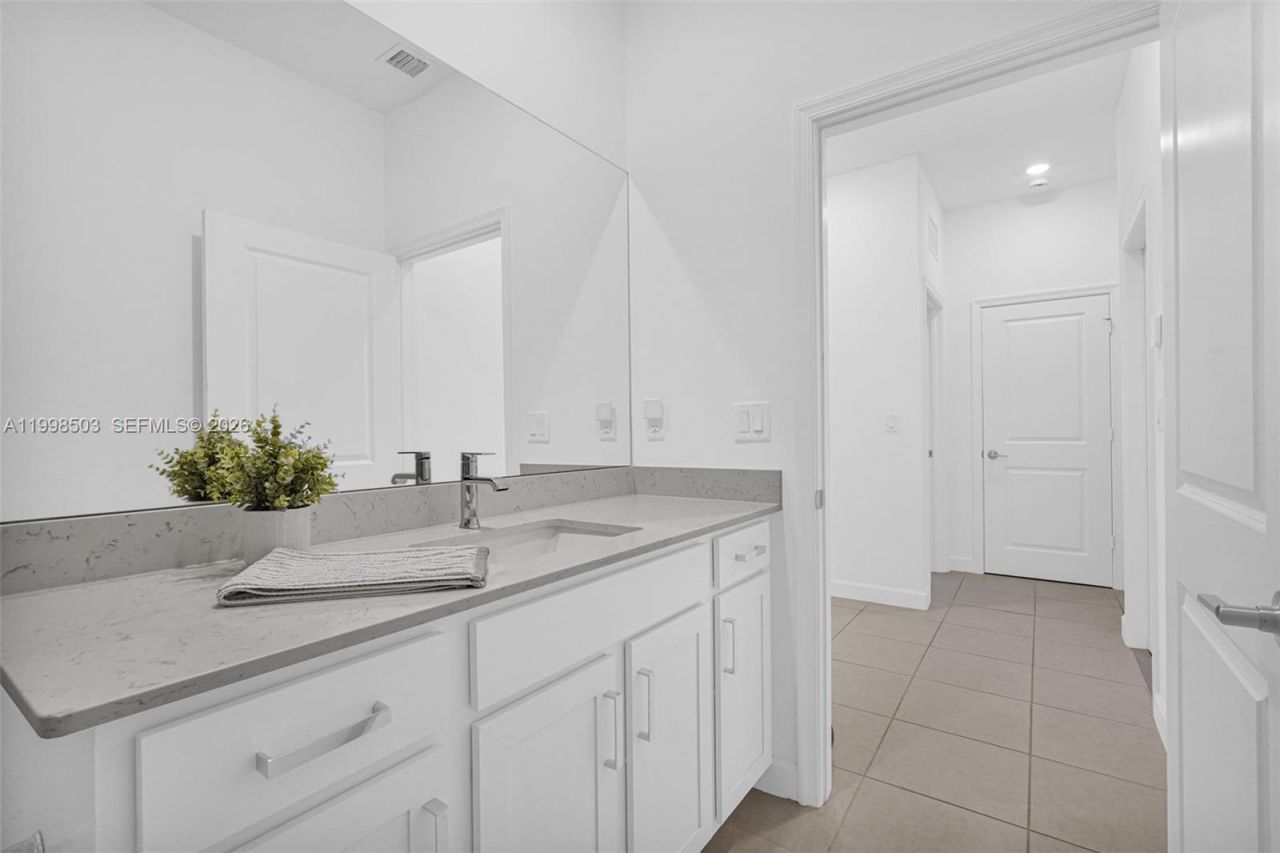 1368 Haywagon Trl, Loxahatchee, FL 33470 Photo