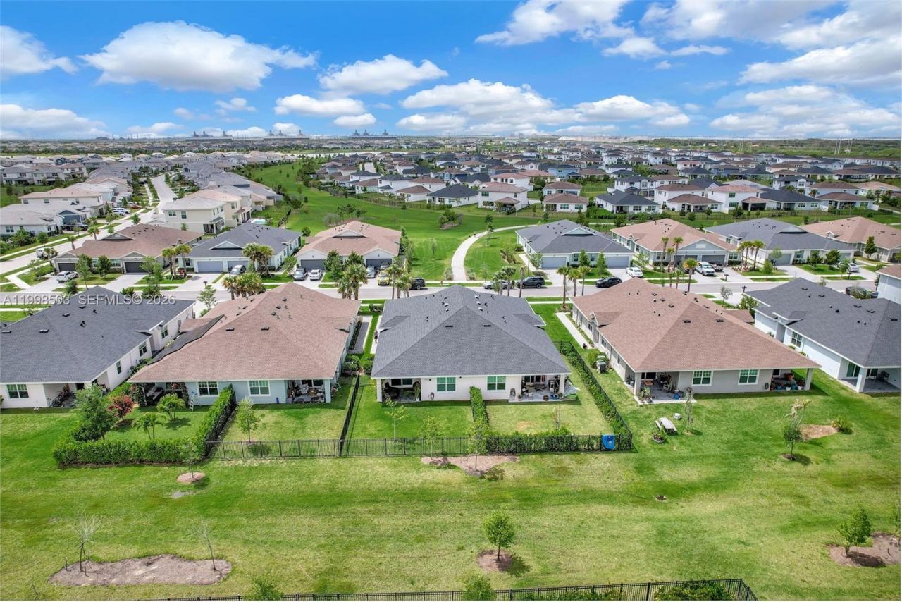 1368 Haywagon Trl, Loxahatchee, FL 33470 Photo