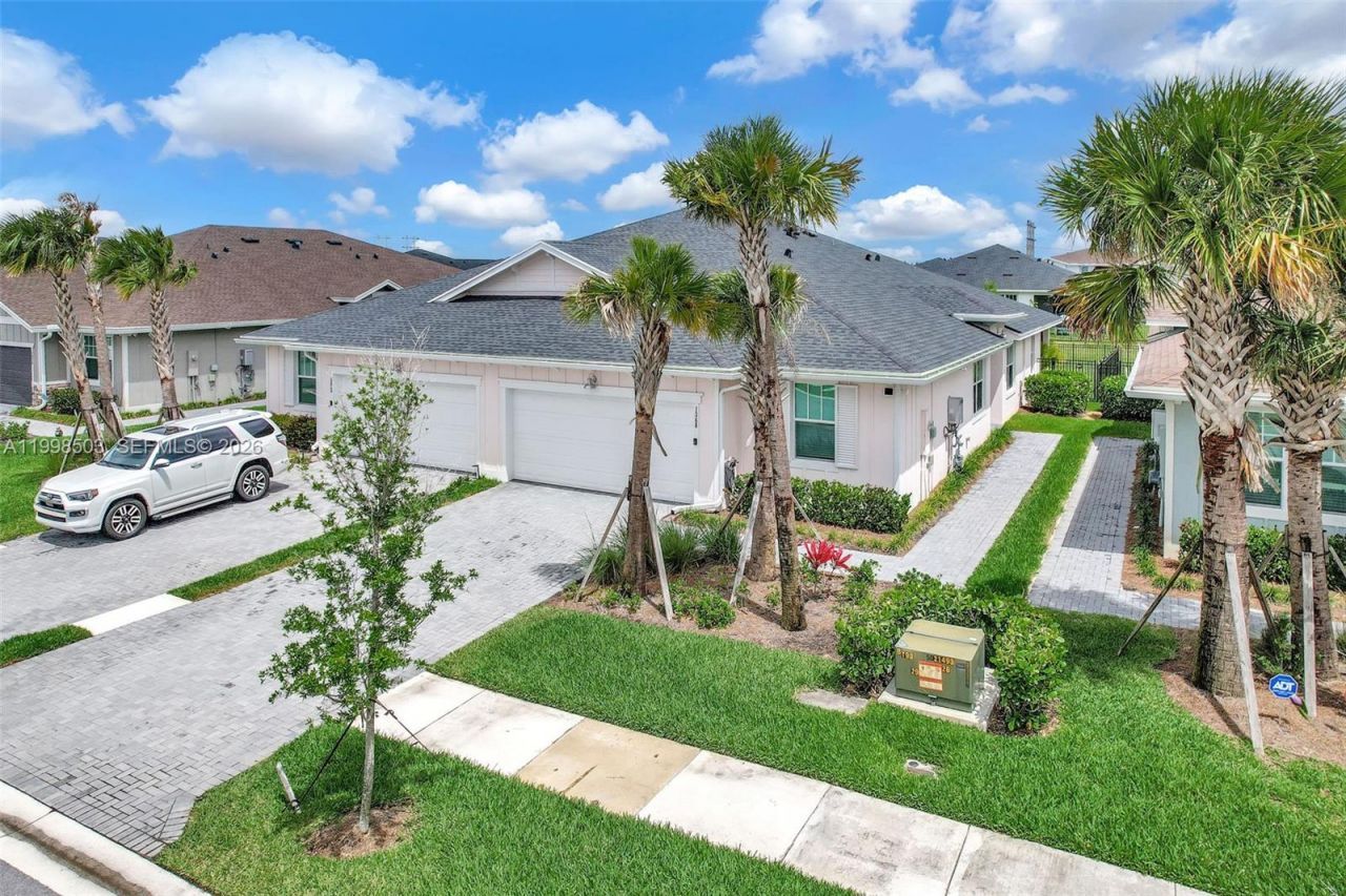 1368 Haywagon Trl, Loxahatchee, FL 33470 Photo