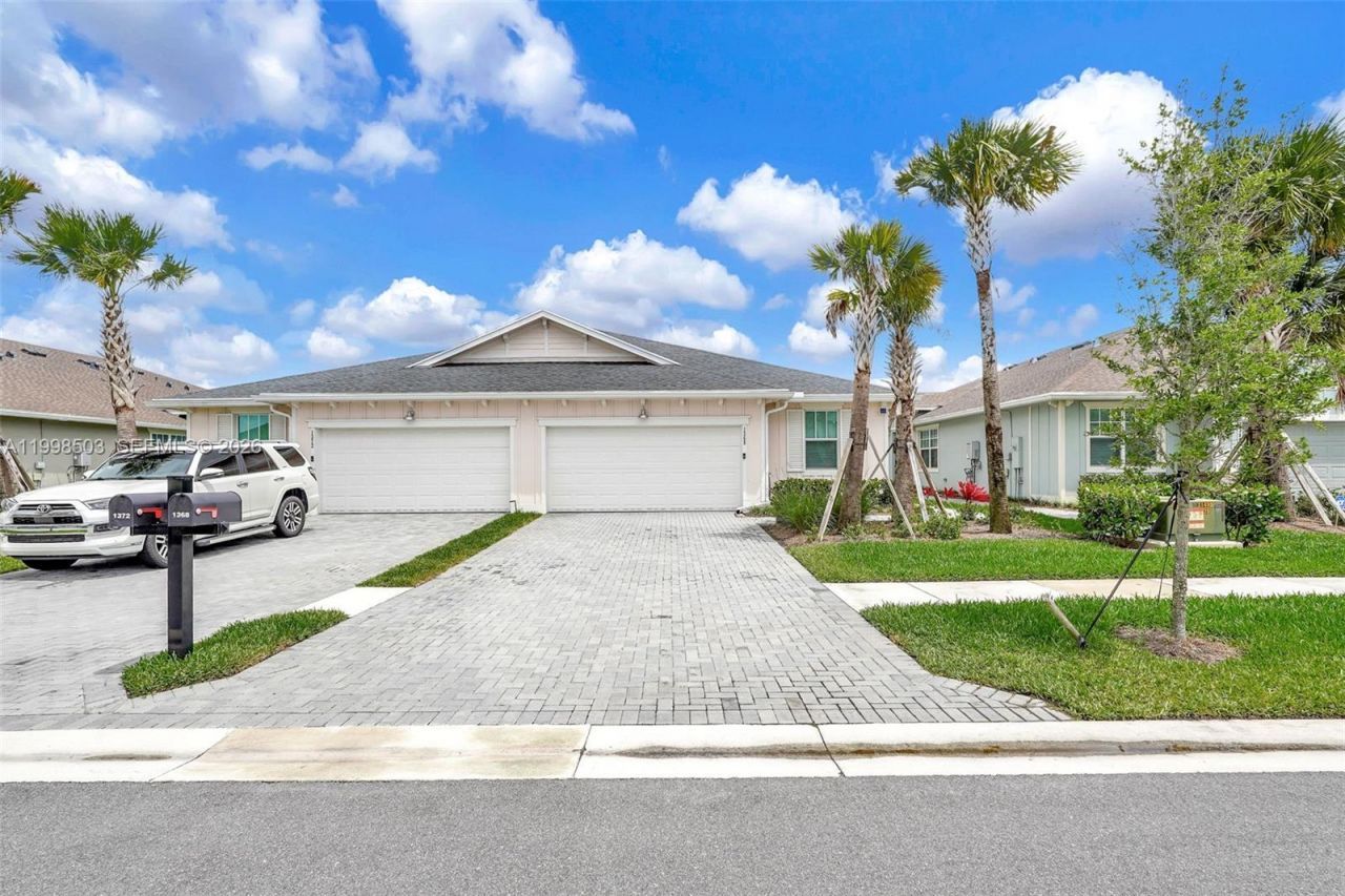 1368 Haywagon Trl, Loxahatchee, FL 33470 Photo