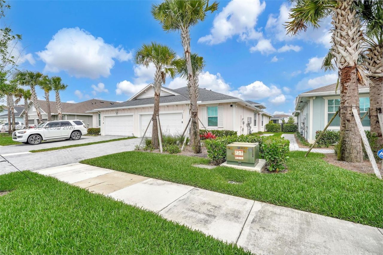 1368 Haywagon Trl, Loxahatchee, FL 33470 Photo