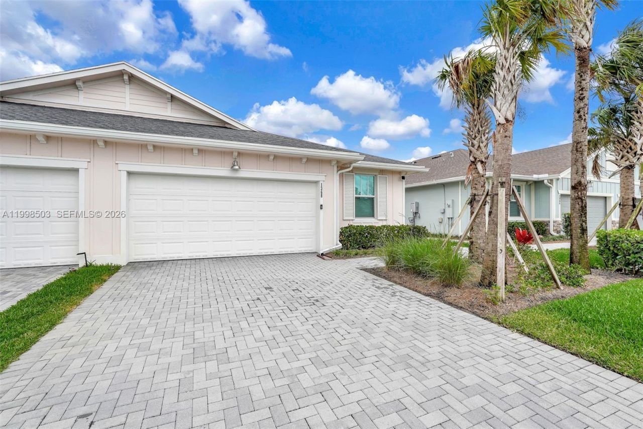 1368 Haywagon Trl, Loxahatchee, FL 33470 Photo