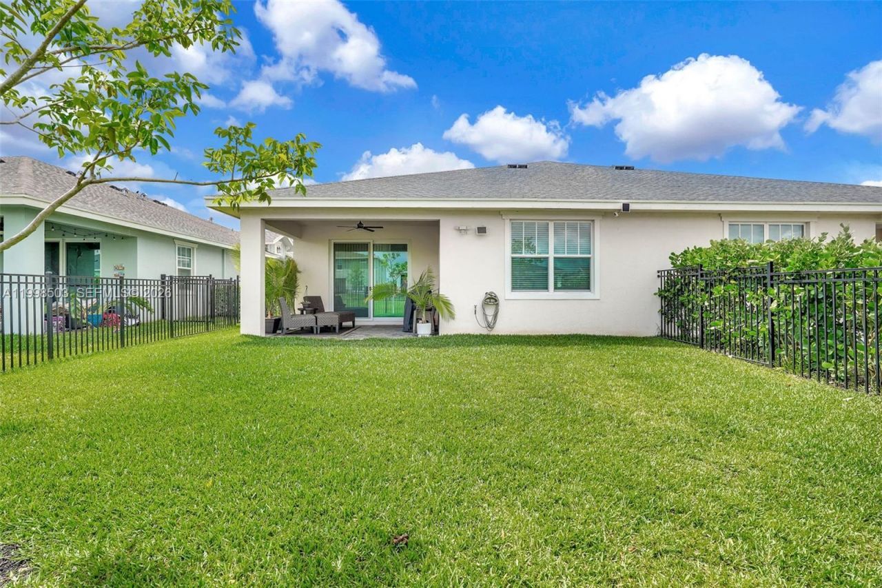 1368 Haywagon Trl, Loxahatchee, FL 33470 Photo