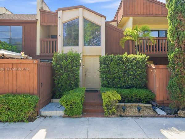 6704 SW 114th Pl , Unit F, Miami, FL 33173