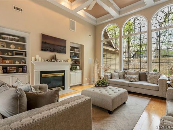 1706 Grand View Drive , Sunrise Beach, MO 65079