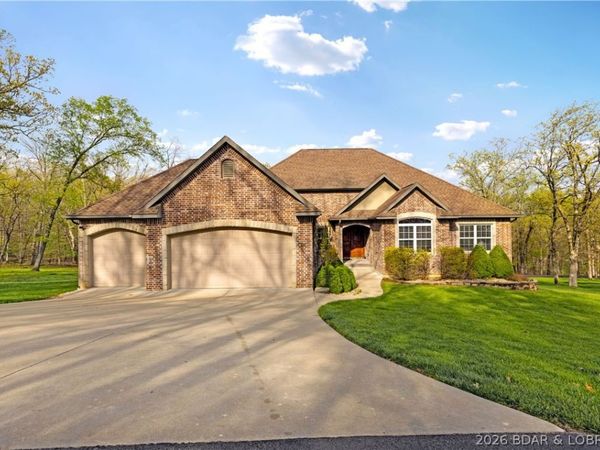 132 Antler Point, Linn Creek, MO 65052