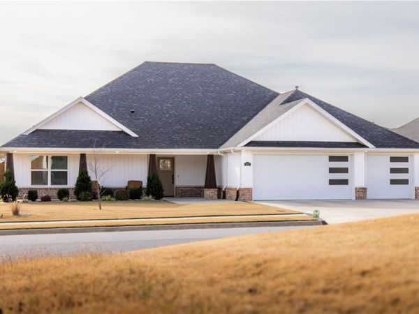 611 Morgan Street, Centerton, AR 72719