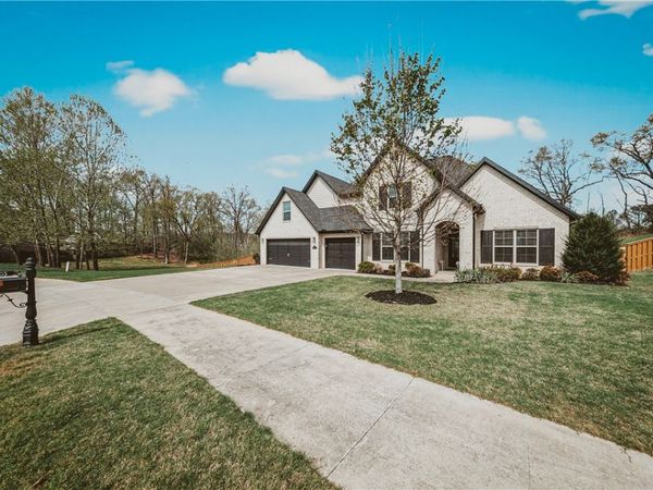 1503 NW Hermanus Street , Bentonville, AR 72712